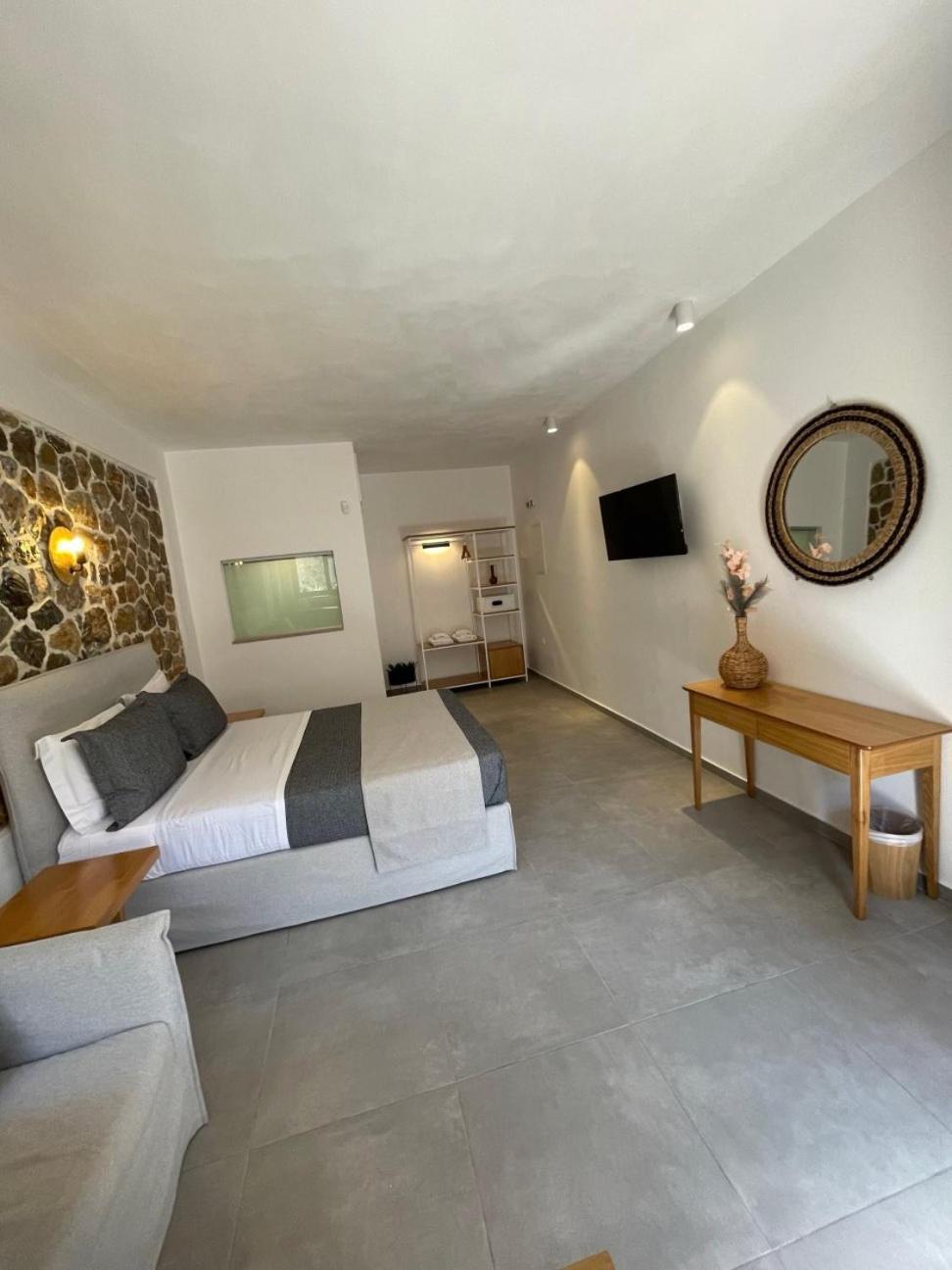 Trocadero Luxury Suites Ermioni Exterior photo